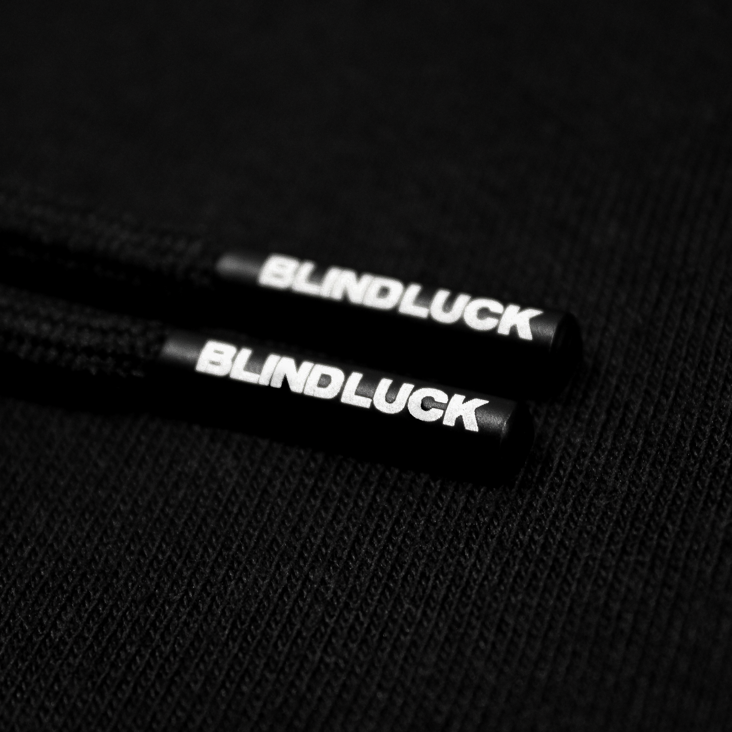 INTERNATIONAL FORTUNE SHORTS [BLACK]